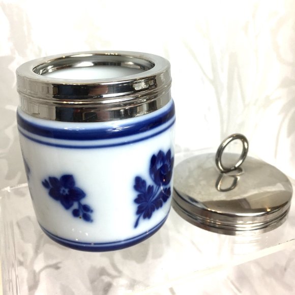 WILLIAMS SONOMA Blue & White 4” Egg Floral Ceramic Coddler - Picture 5 of 8